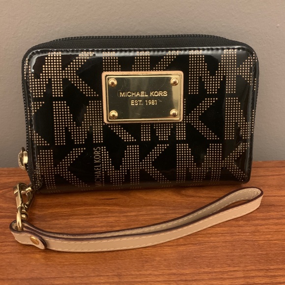 Michael Kors Wristlet in Black with Gold Metallic Accents - Picture 1 of 3